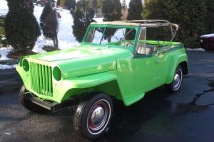 Willys : Jeepster Two Tone Photo