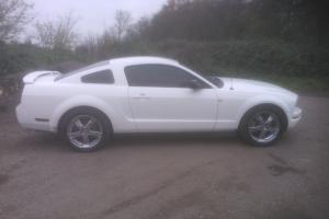 FORD MUSTANG 2005 LHD AUTO
