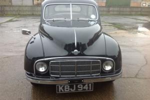 Morris Minor low-light split screen.very good original condition and very solid.