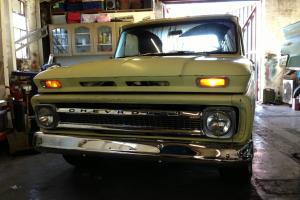 1965 Chevrolet C10 pickup. 350 V8 3 speed manual. Fresh California import. MOT'd