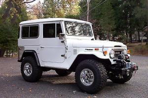 1975 Toyota Landcruiser FJ40 - Totally Restored and Customized! - Imaculate! Photo