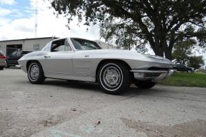 NICE SPLIT WINDOW 327/340HP FOUR SPEED POWERED UP!! RARE COLOR