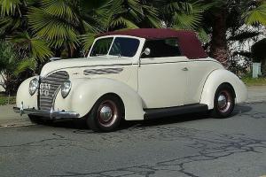 1938 Ford Delux Convertible Photo