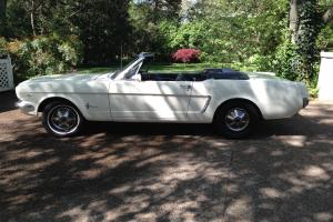 1964 Ford Mustang White Wimbledon 260 V8 Photo