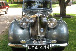 1949 Triumph TDA 2000 Saloon Photo