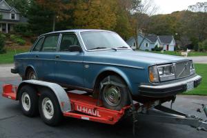 1978 Classic Antique Volvo 264GL 2.7 - Rare and Hard-to-Find Car!  Great Color!