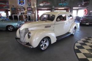 1939 Ford Deluxe 2 Door Sedan Street Rod Vintage Air AC