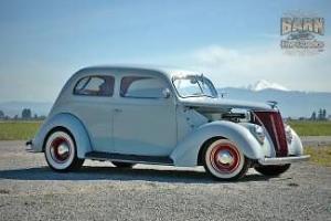 1937, all steel, all ford, 351/auto, super nice all around! Photo