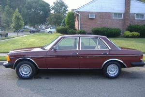 GORGEOUS 77K ORIG MILES $13950 DELIVERED TO YOU!TURBO DIESEL 300D 300CD 300TD Photo
