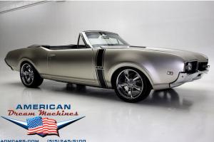 NEW LISTING!!!   AWESOME CHAMPAGNE SILVER METALLIC 1968 CUTLASS RESTO-MOD WITH 4 Photo