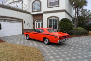 1970 plymouth duster 4-speed Photo