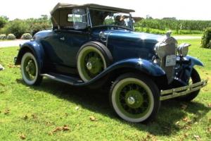 BEAUTIFULLY RESTORED 1930 FORD MODEL A ROADSTER w/ RUMBLE SEAT. Photo