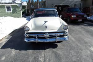 1954 Ford Customline Base 3.9L