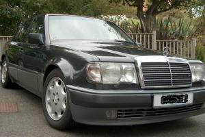 1993 MERCEDES 500E Genuine car, LHD, Blue-black, outstanding condition, low mile Photo
