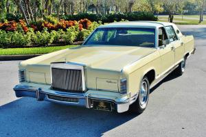 Lincoln : Town Car MAGNIFICENT