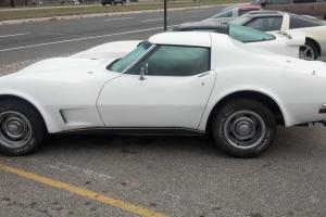Chevrolet : Corvette WHITE