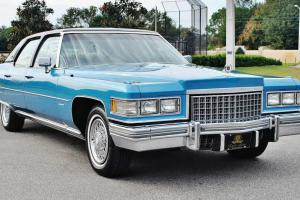 Cadillac : Fleetwood Sedan Photo