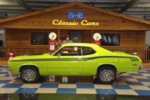 Plymouth : Duster 2 Dr Photo