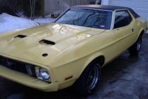 Ford : Mustang 4 spd