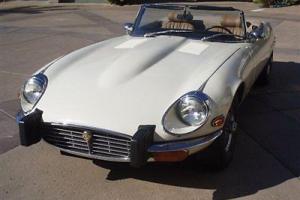 1974 JAGUAR XKE ROADSTER WHITE AUTOMATIC AIRCONDITIONING WIRE WHEELS GREAT FIND! Photo