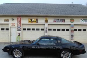 1979 TRANS AM......4 SPEED MANUAL TRANSMISSION....NICE DRIVER