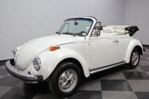 BEAUTIFUL PEARL WHITE, NEW INTERIOR, STRONG 1600 CC, GREAT INVESTMENT, NICE CAR! Photo