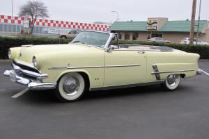 1953 Ford Sunliner Convertible Photo