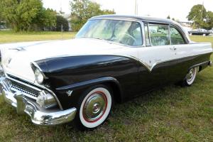 1955 ford Victoria Photo