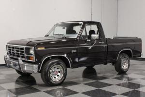 FACTORY 5.0L WITH OVERDRIVE, AM/FM/CD, BEDLINER, FACTORY AIR, SOUTHERN TRUCK! Photo