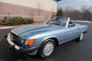 1988 Mercedes Benz 560 SL Show Quality Collector Car Low Mileage
