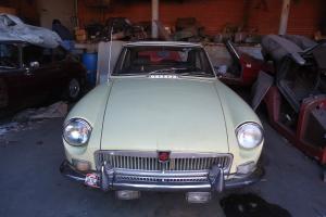 MG MGB GT SOUTHERN RUST FREE CAR 1 OWNER GARAGED 30 YEARS WITH DOCUMENTS RARE Photo