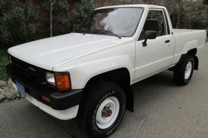Toyota : Other 4WD A/C Short Bed Truck 84 85 87 88 89 4X4 Tacoma Photo