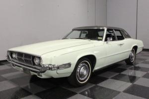 DIAMOND GREEN,FULLY LOADED W/POWER OPTIONS, A/C, 429 V8, SUICIDE-DOOR LUXURY! Photo