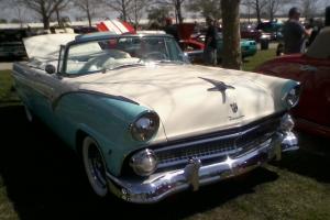 1955 FORD FAIRLANE SUNLINER CONVERTIBLE Photo
