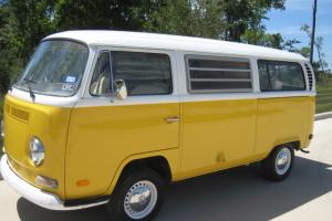 1971 Volkswagen Bus/Vanagon Hardtop Westfalia - Yellow