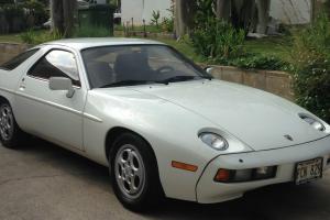 1981 Porsche 928 auto glacier white/blue Photo