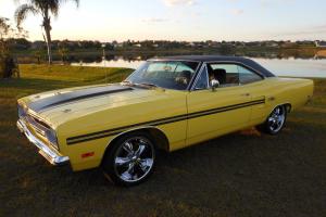 1970 PLYMOUTH GTX, LEMON TWIST WITH BLACK TOP, MUSCLE CAR, COLLECTOR CAR Photo