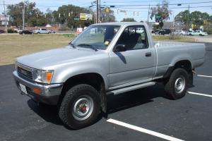 1989 Toyota Pickup 4X4 Short Bed