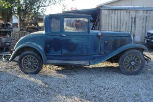 1929 Chrysler Coupe - Six Cylinder - Barn Find - Needs Restoration Photo