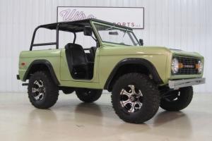 1974 Ford Bronco-302- 3 Speed