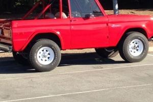 1971 FORD BRONCO WITH REMOVABLE DOORS AND REMOVABLE TOP Photo