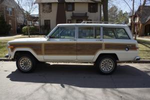 1987 Jeep Grand Wagoneer White with Wood Paneling Photo
