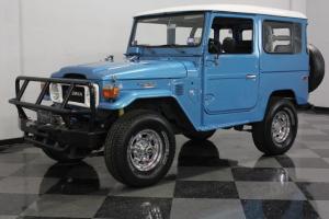 VERY CLEAN FJ40, NEWER REPAINT, MOSTLY ALL ORIGINAL, 4.2L INLINE 6, 4 SPEED