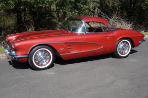 Survivor !! 1961 Corvette Original Paint 2 tops Original Numbers Matching Engine Photo