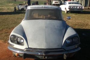 1971 citroen,4 dr. with crank starter, does have keys also Photo