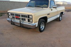 1984 GMC SIERRA CLASSIC 2WD DRIVE SHORT BED  SHORTBED C10 CHEVY GM CHEVROLET Photo