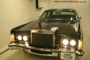 Lincoln Town Car * ABSOLUTELY STUNNING CONDITION * Photo