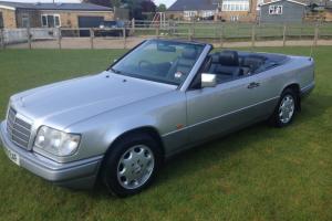 Mercedes E220 Convertible Photo