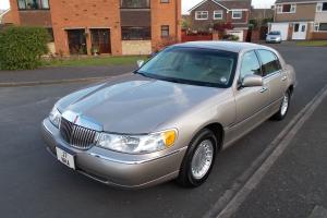 2001 LINCOLN TOWNCAR EXECUTIVE MODEL.23.000 MILES FROM NEW..MINT CONDITION,WOW.