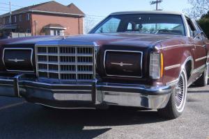 Ford : Thunderbird Town Landau Hardtop 2-Door